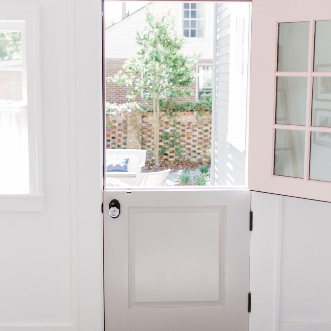 粉红色的荷兰门