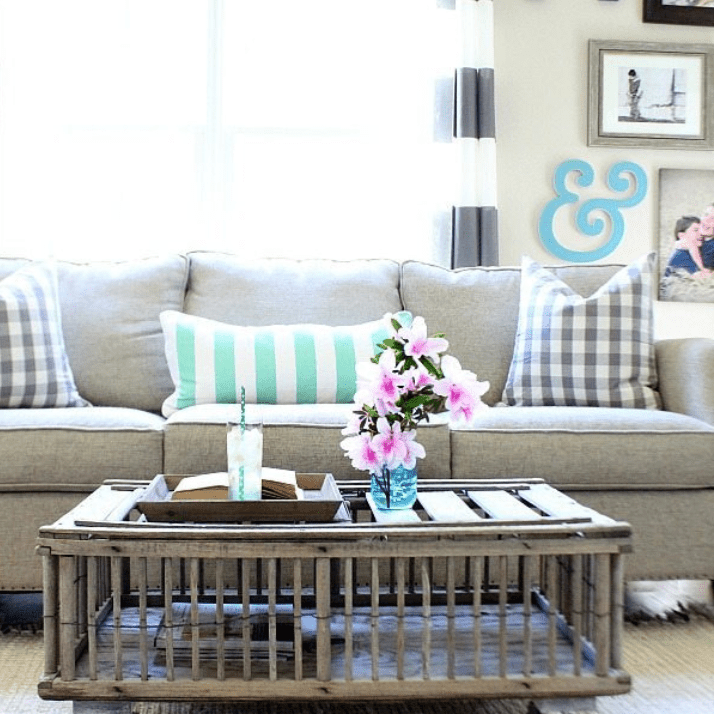 鸡舍的客厅改变用途的茶几