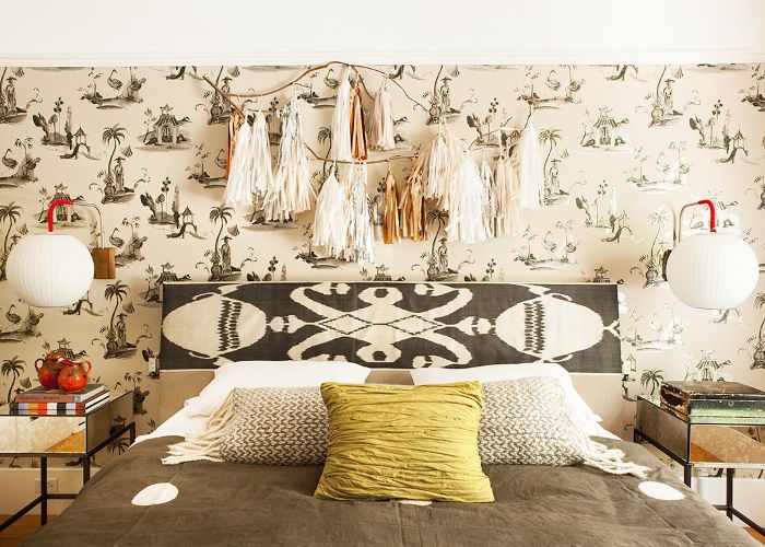 卧室里的传统中国风格墙纸