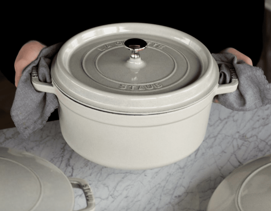 的Staub铸铁轮科科特