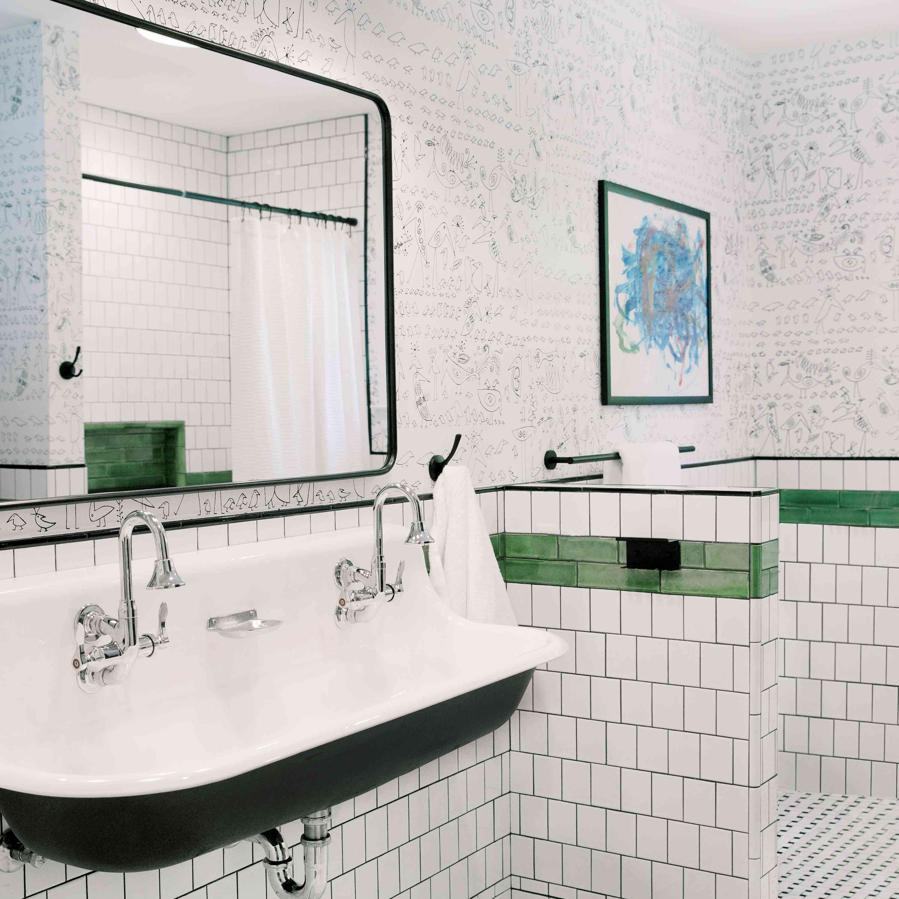 在黑白的低谷样式水槽。