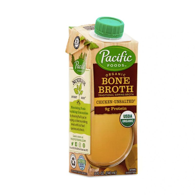 鸡骨高汤的单个服务，可以帮助对抗流感酮。