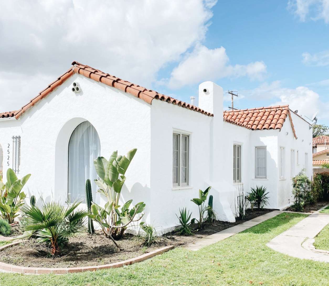 布兰科平房绿松石和烟草走道