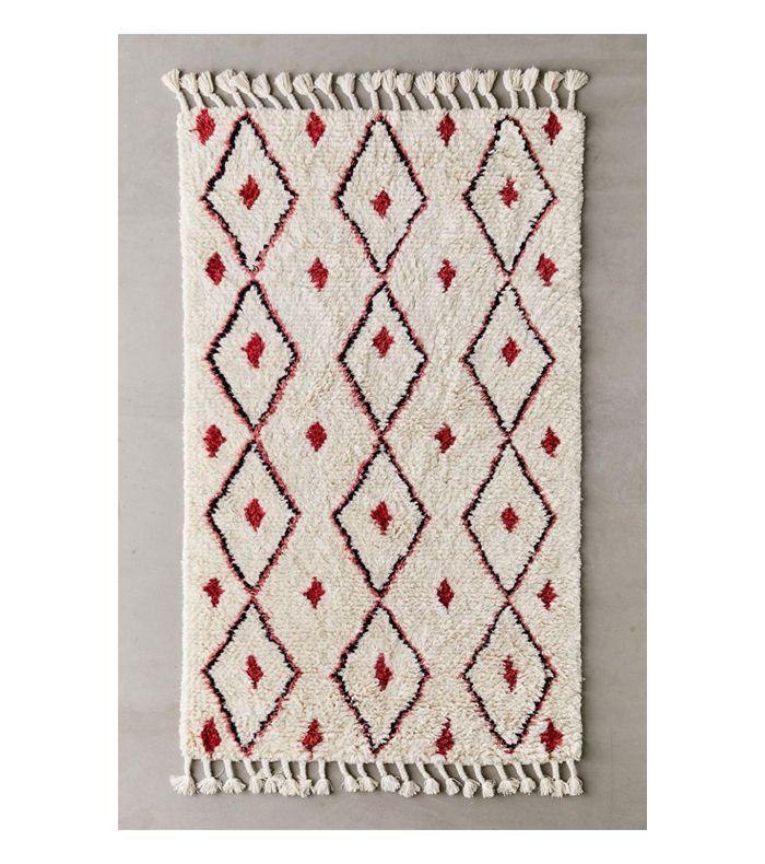 Urban Outfitters的木槿花手工簇绒地毯沙格