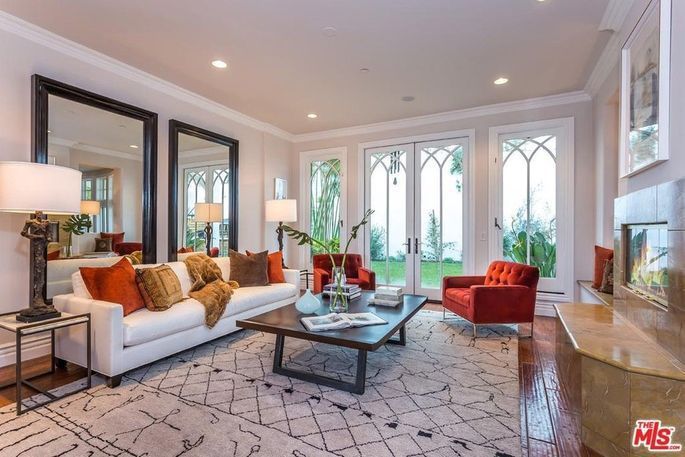 凡妮莎Hugdens  - 客厅