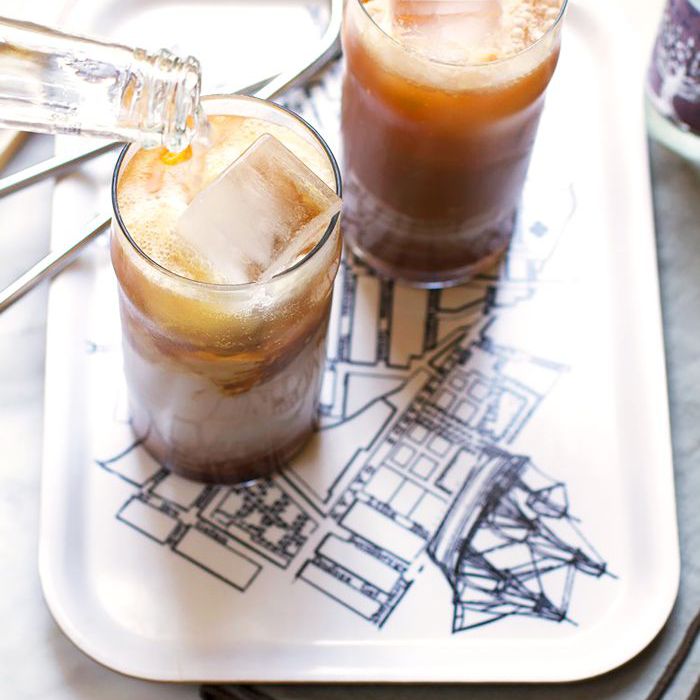 巧克力椰子咖啡塞尔策的盐和Wind