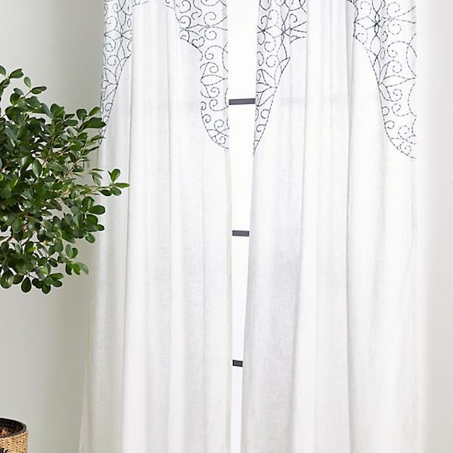 绣花Betina窗帘