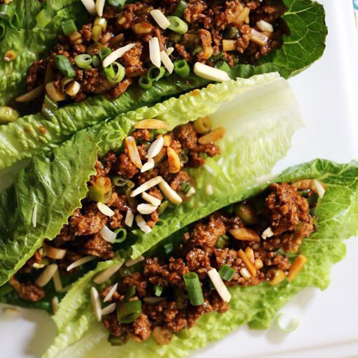 切碎的火鸡生菜卷