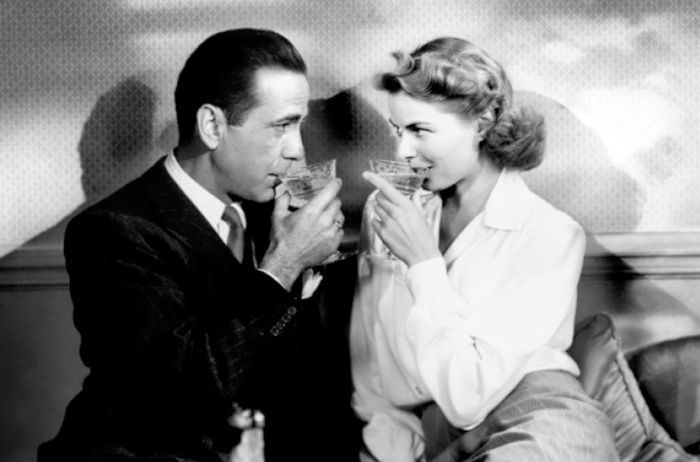 亨弗莱·鲍嘉和英格玛·伯格曼品尝鸡尾酒。