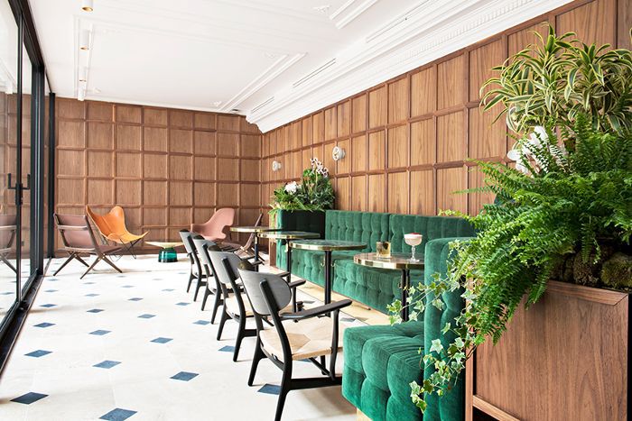 在Parister酒店的咖啡桌