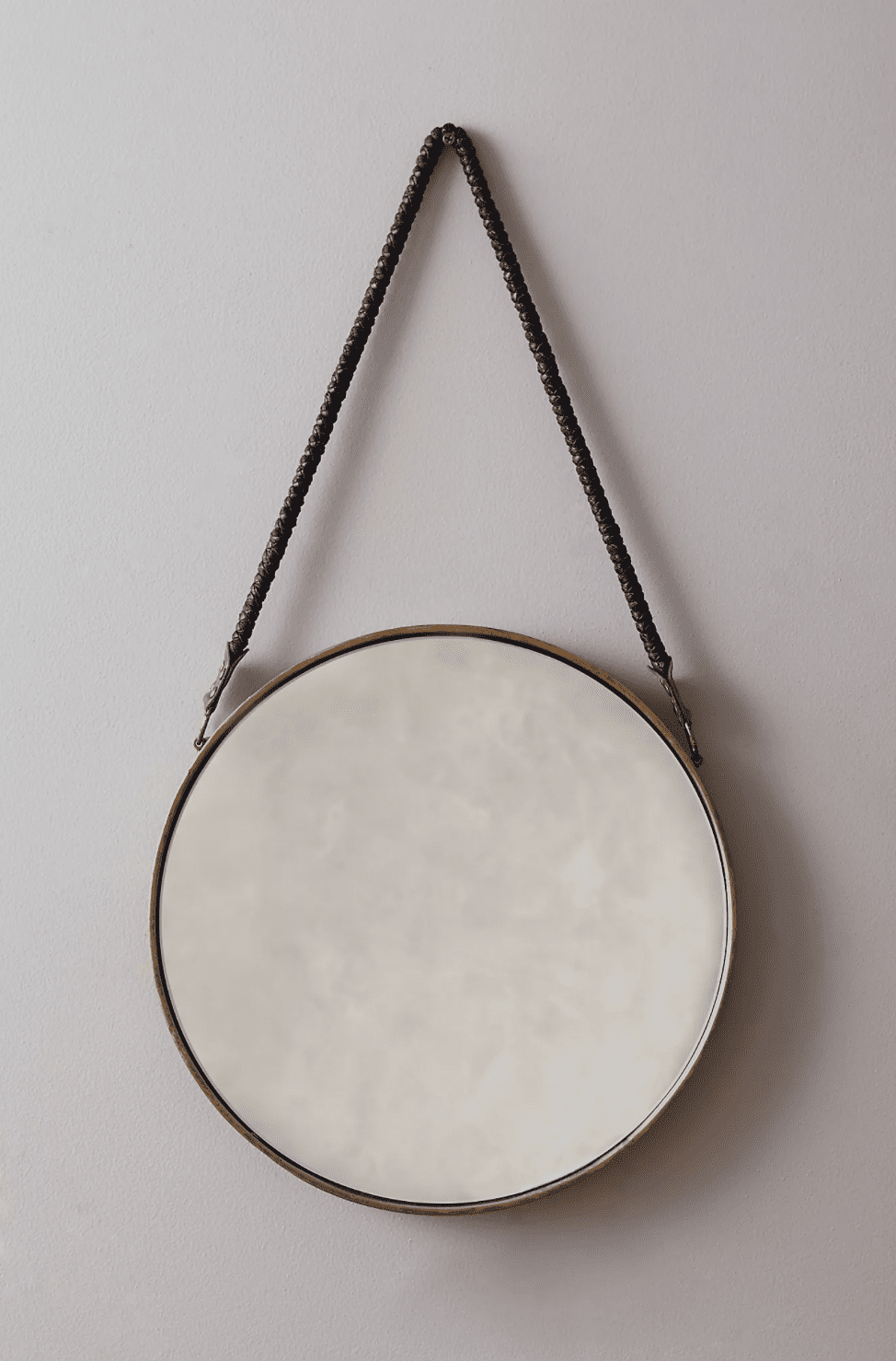 一个圆镜，目前在Anthropologie出售