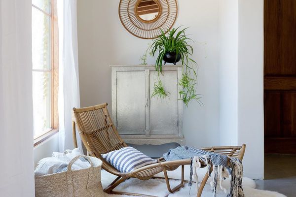 舒适的阅读角落“class=