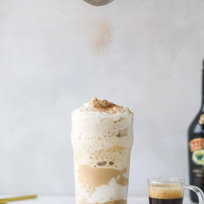 冰冻的爱尔兰奶油卡布奇诺