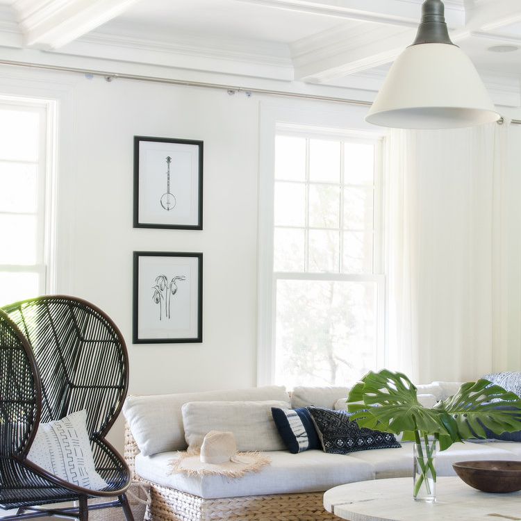 自然纹理的极简客厅