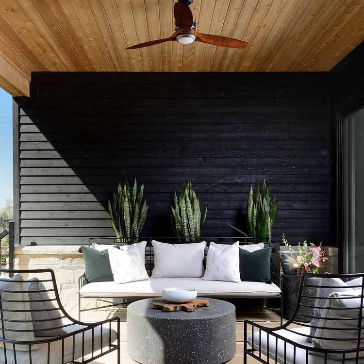 室外露台空间，吊扇。