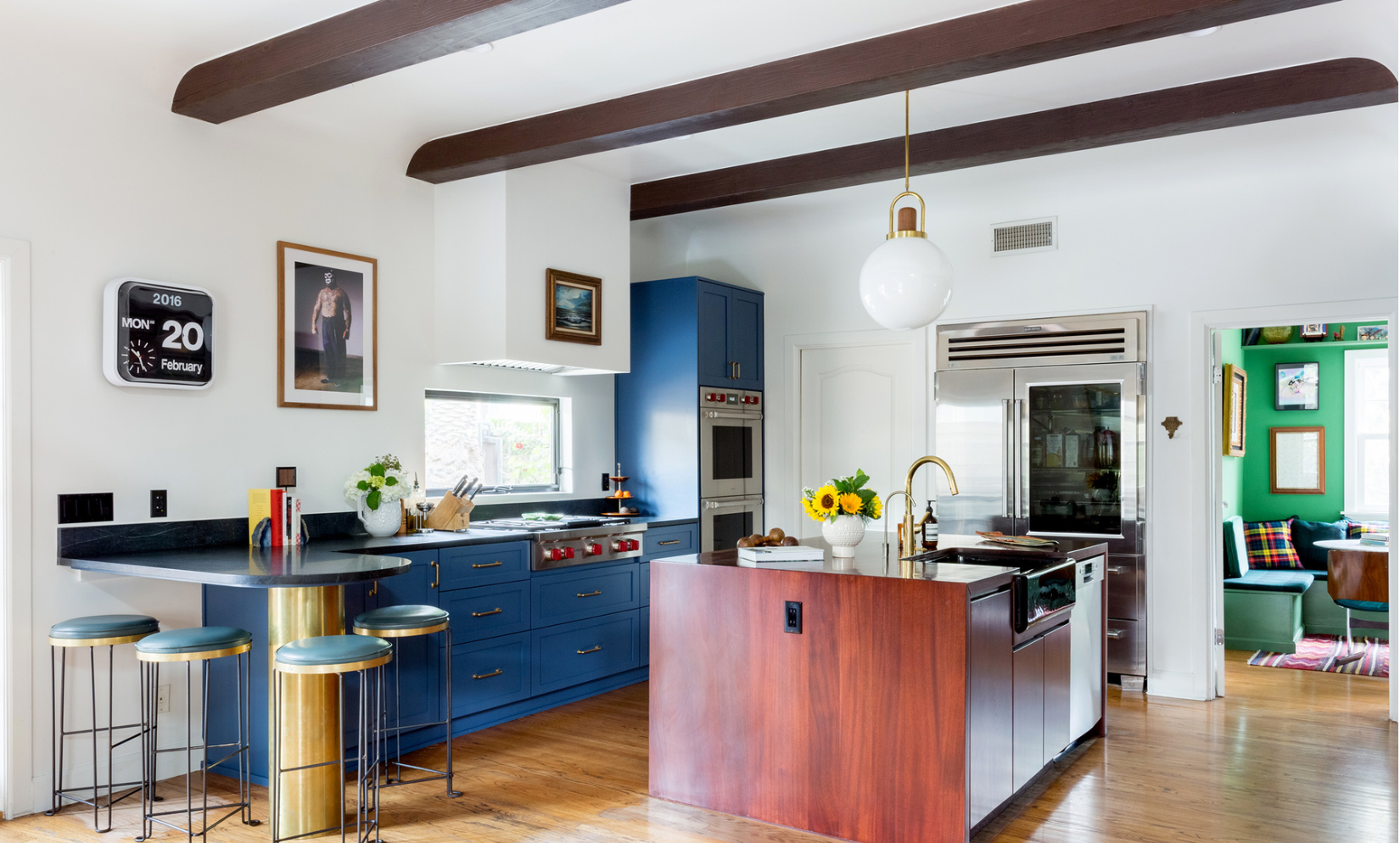 现代厨房的橱柜