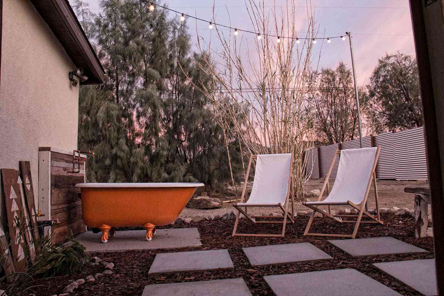 约书亚树airbnb户外浴盆