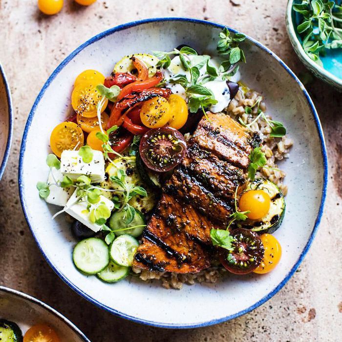 三文鱼souvlaki碗