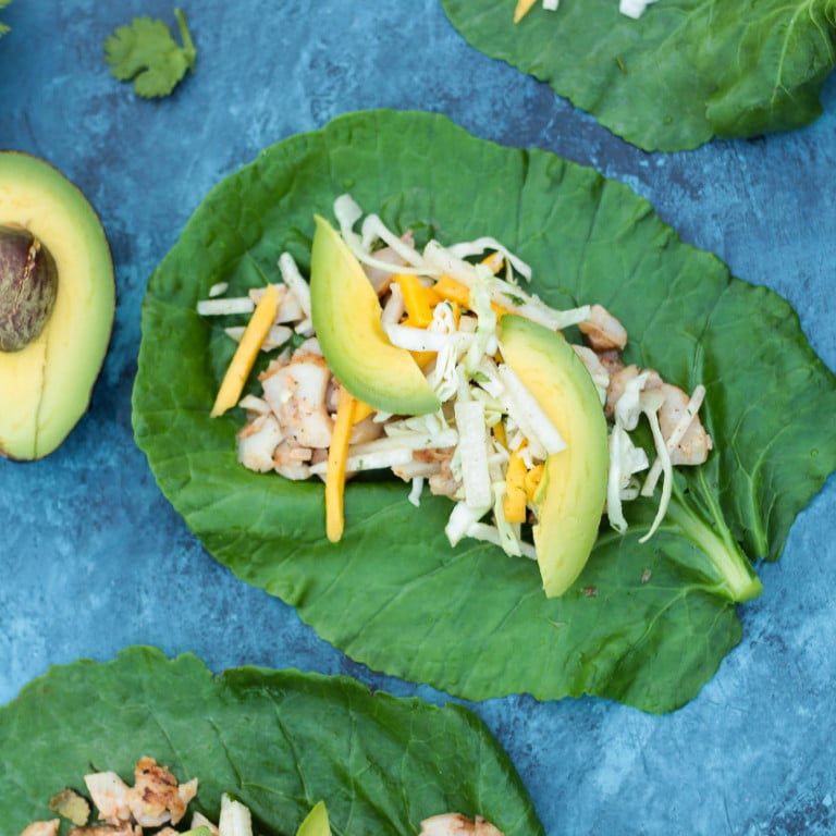 绿叶甘蓝烤鱼玉米饼与豆薯色拉