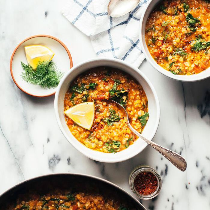 快速烟熏红扁豆素食炖菜