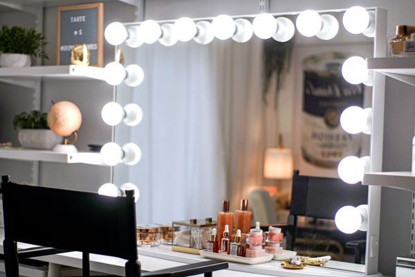 梳妆台镜子Glam房间