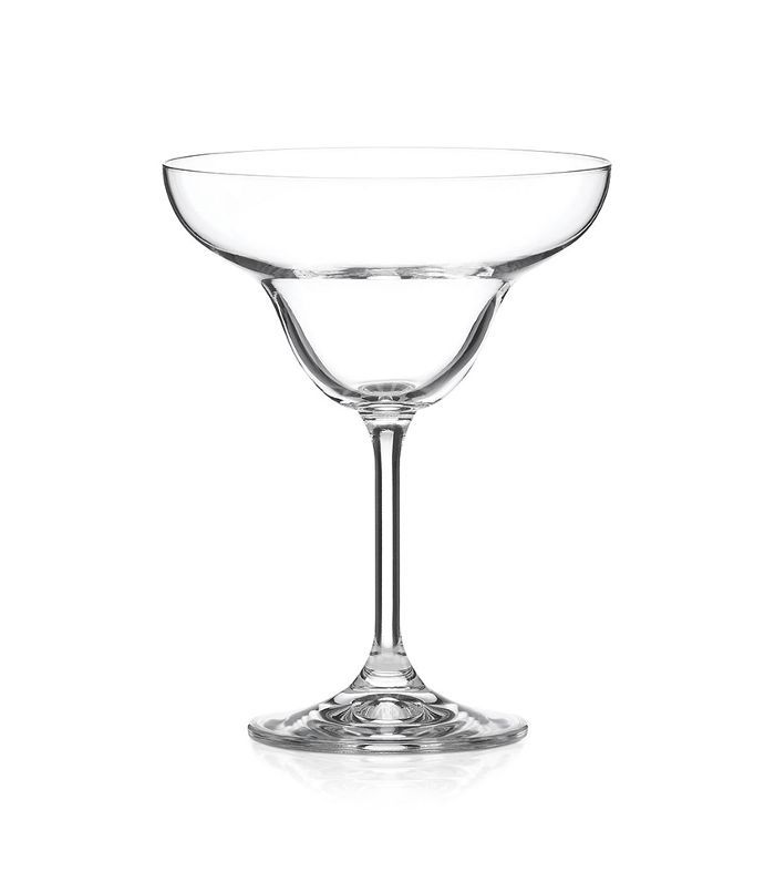 传统的玛格丽塔酒杯。