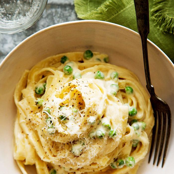 褐色酱意大利细面条阿尔弗雷多