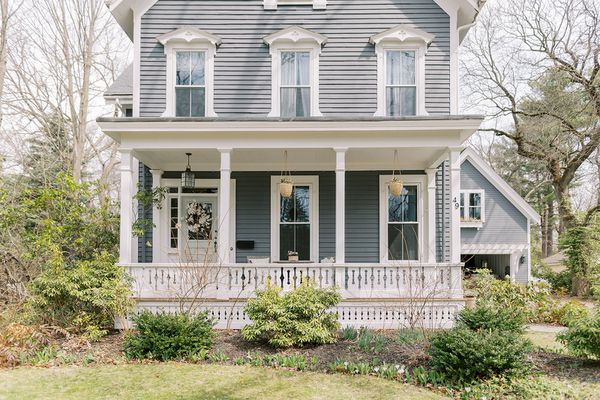 什么是阳台蓝色维多利亚时代的家