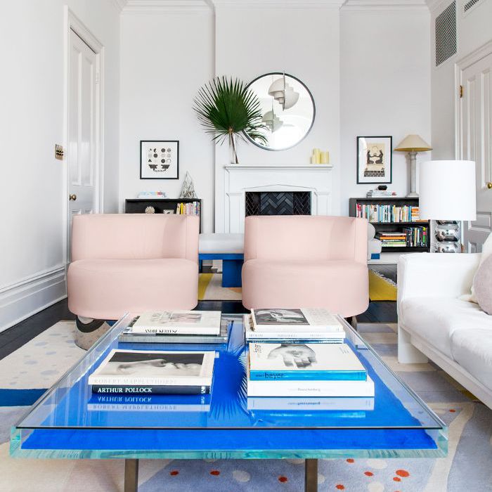 客厅与蓝色茶几