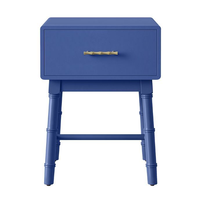 塔吉特·奥斯拉里强调了桌子的蓝色