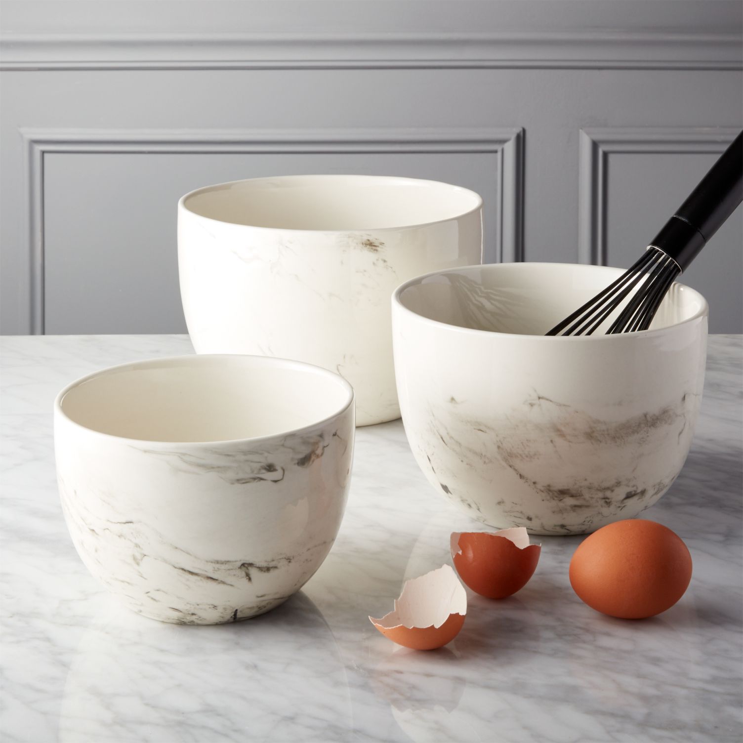 在小，中集三个白炻混合碗，和大全部由CB2。