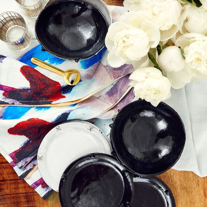 妮娜·杜波夫洛杉矶之家旅游|厨房桌