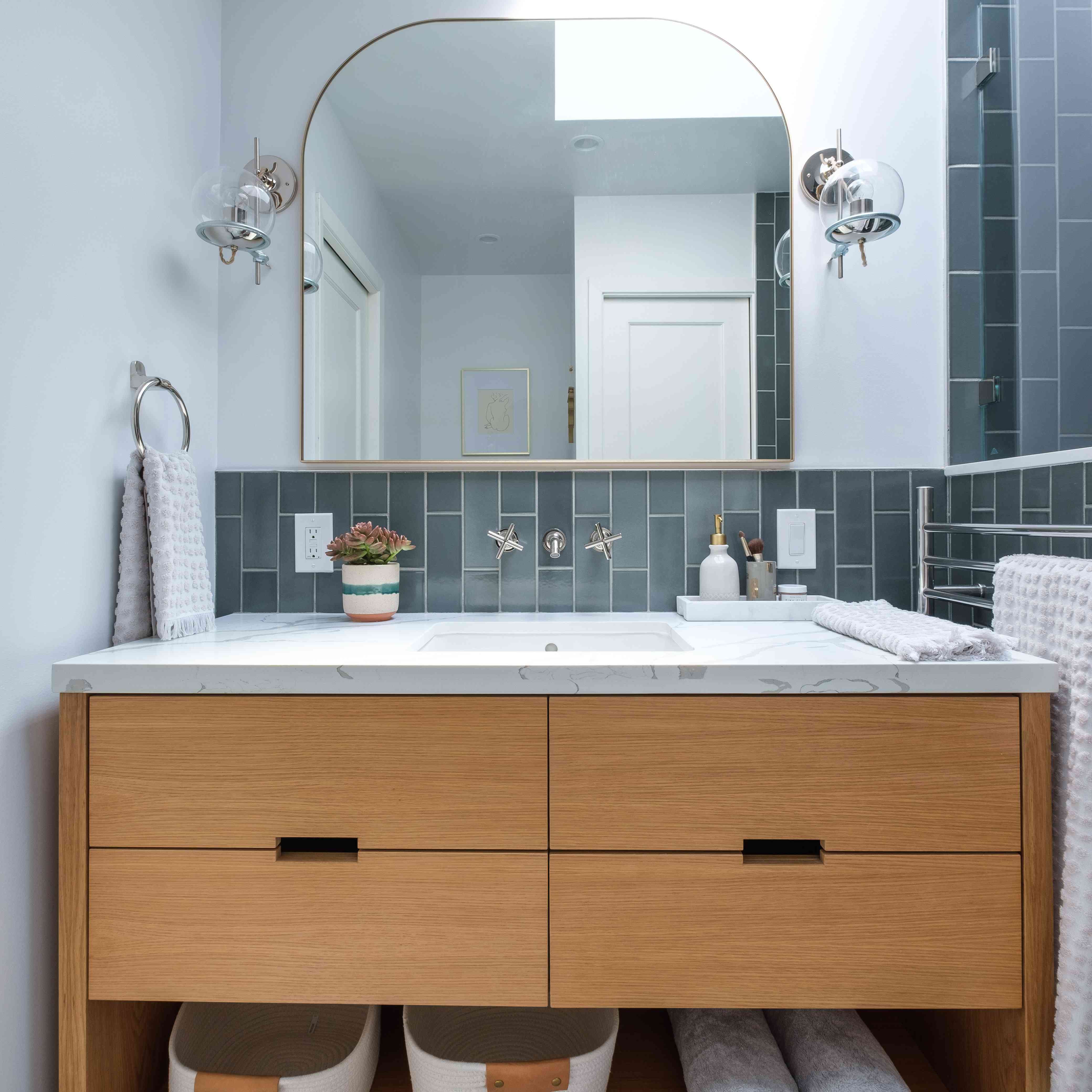 Gina-Gina-Gina Rachelle小浴室改装的改造