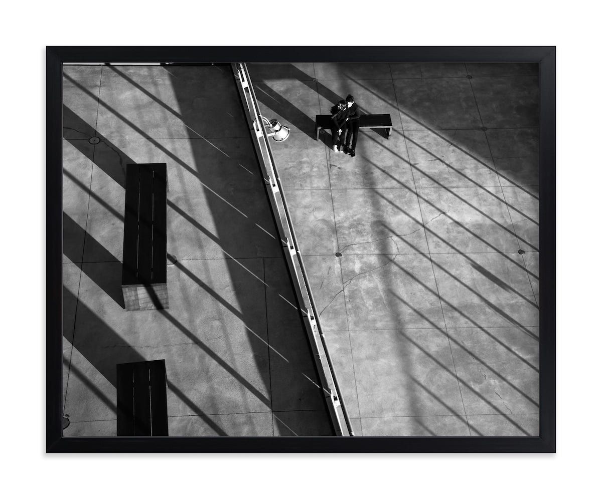 一张黑白摄影海报，目前在薄荷架出售