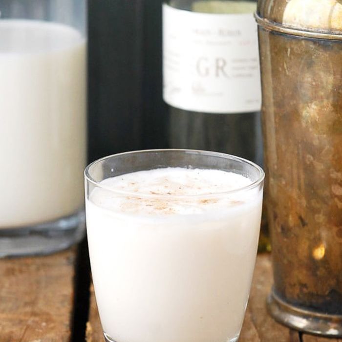 白兰地鸡尾酒-白兰地牛奶潘趣酒