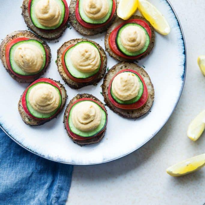 希腊马铃薯叮咬与鹰嘴豆泥