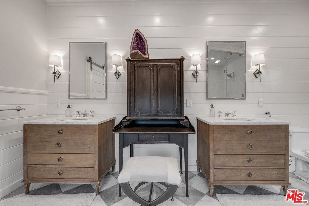 露西·黑尔Studio City的主页