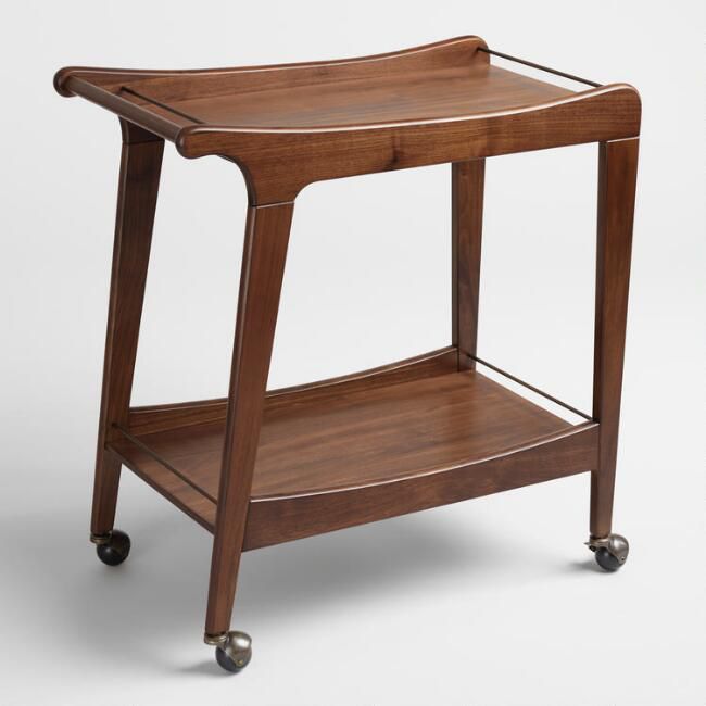 在上世纪五六十风格脚轮的扎木车。