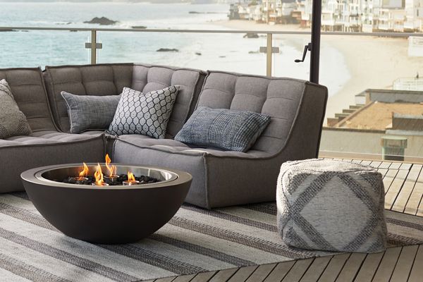 Arhaus Capitola室内/室外Pouf