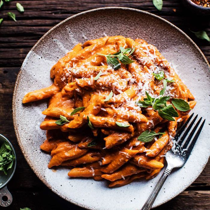 Crockpot Sun-Dried Tomato Penne Alla Vodka