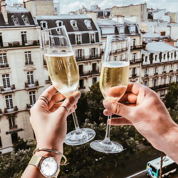 汽酒一套两杯酒对欧洲背景