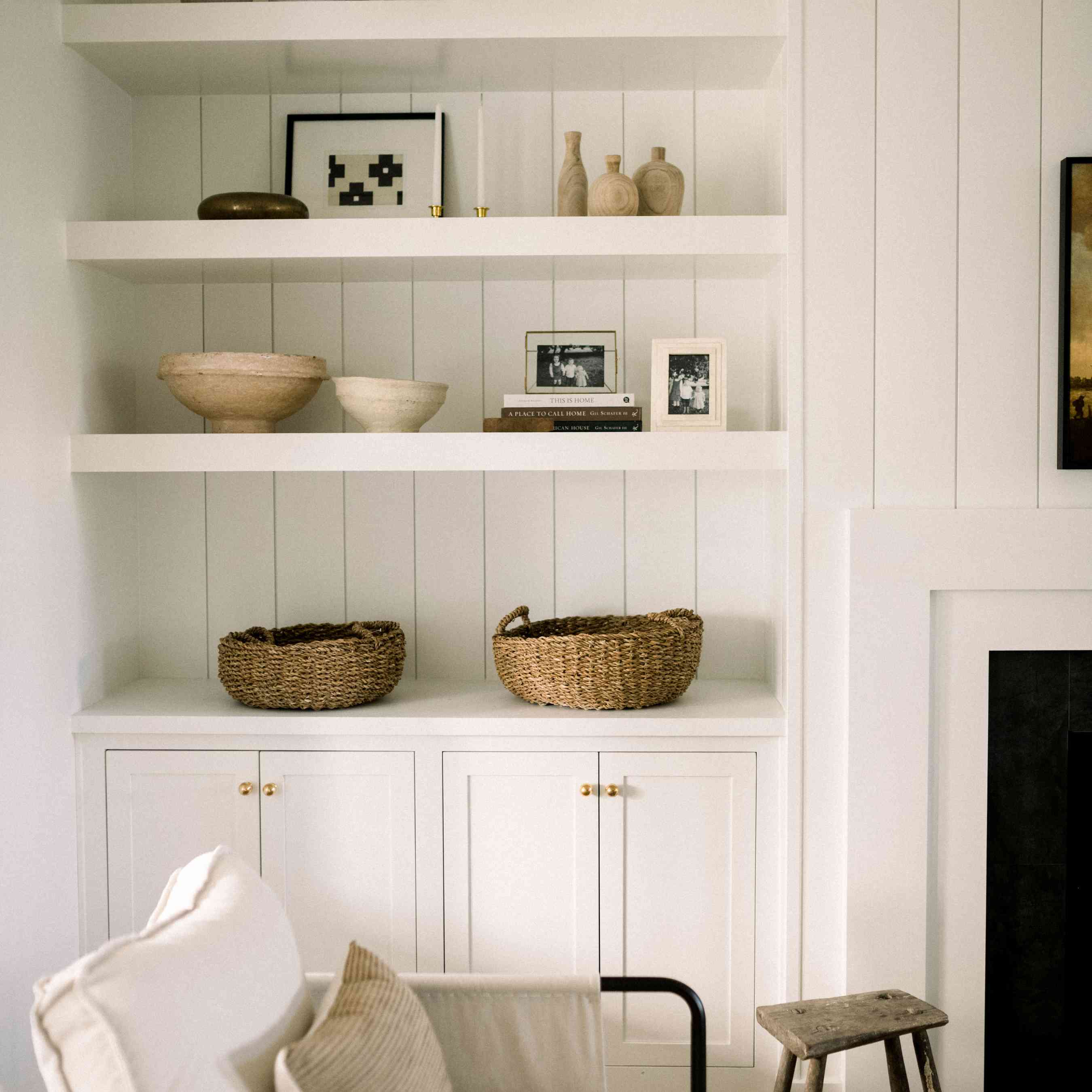 莫莉基德家客厅书柜参观