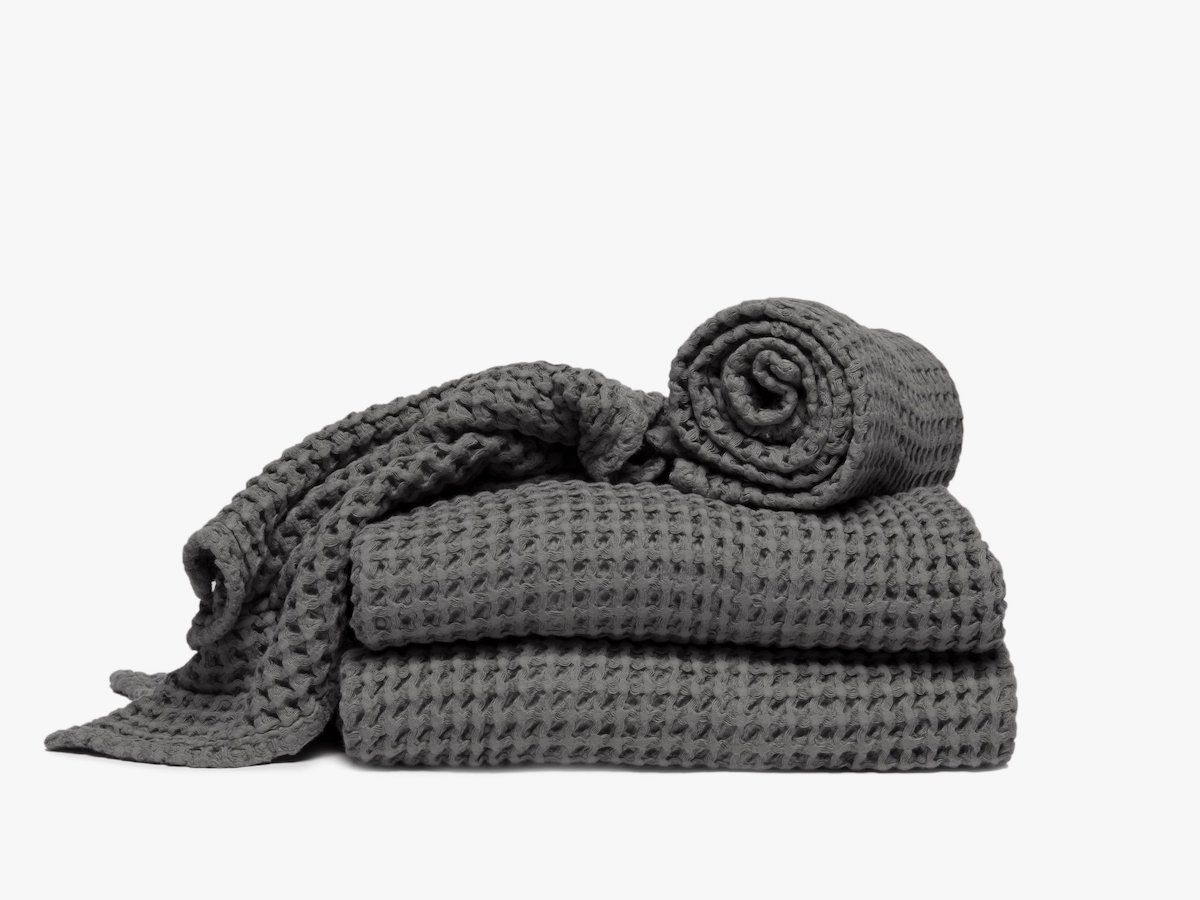 一条板岩灰色华夫饼干，目前在降落伞出售