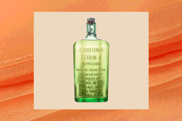 旋转的龙舌兰酒3瓶不同的画面旋转木马。