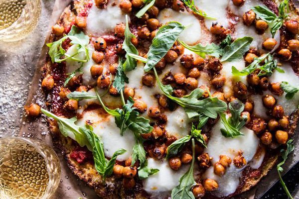 鹰嘴豆花椰菜披萨