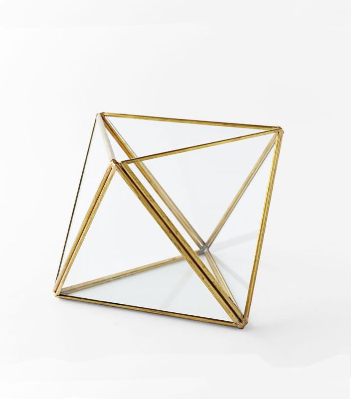 在上雕琢平面的玻璃容器