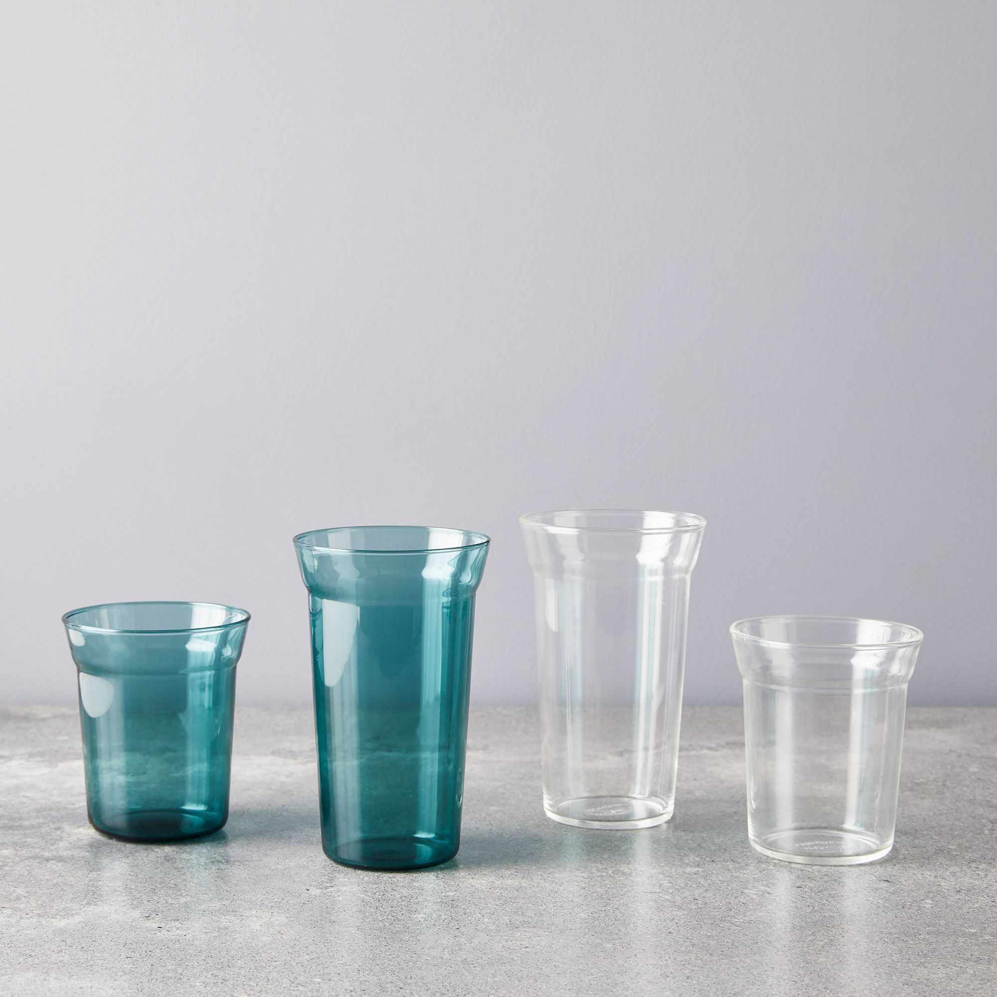 Bomshbee角度的锥形眼镜