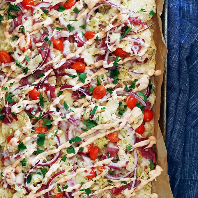 鸡鲁本烤盘玉米片