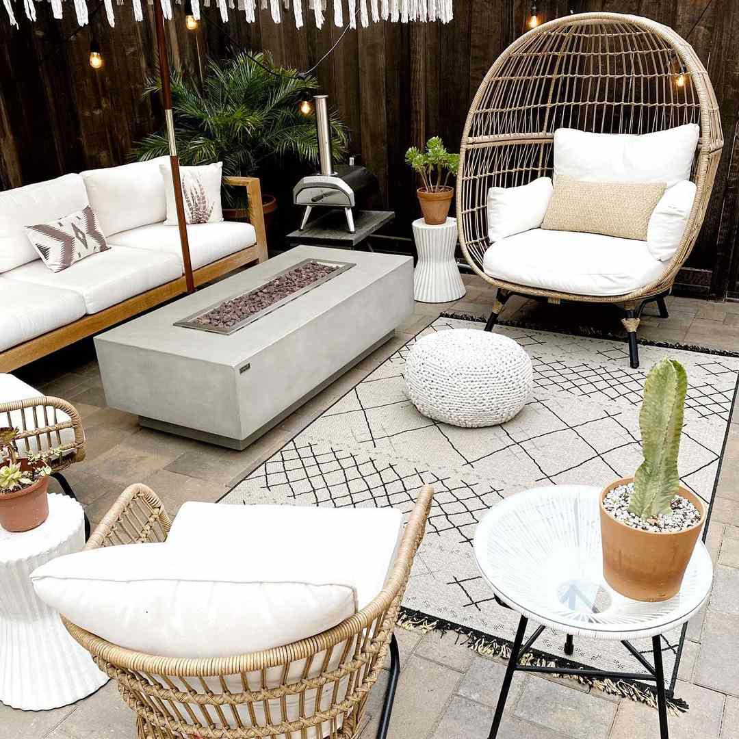 露台配藤条家具