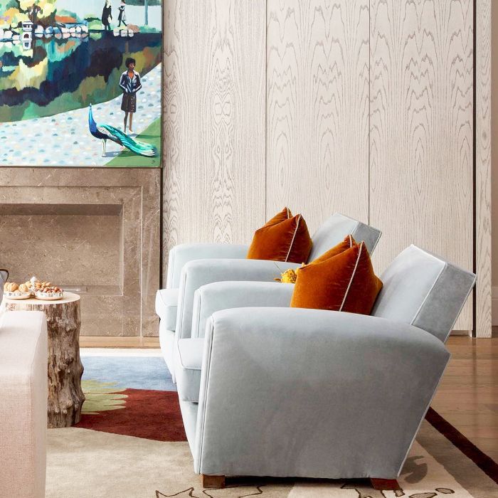 客厅有霜冻蓝色椅子